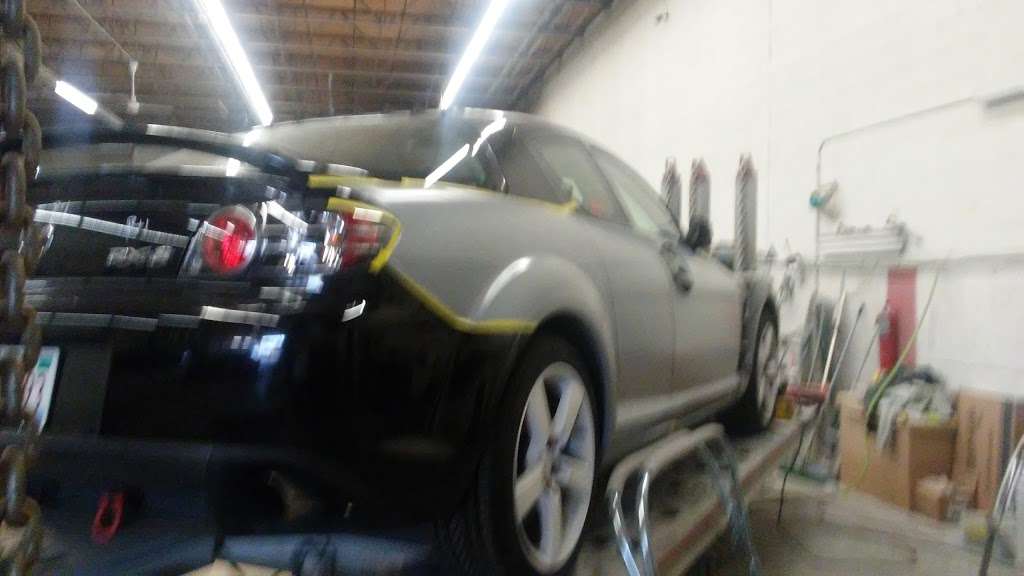 Maaco Collision Repair & Auto Painting | 1716 E Oakton St, Des Plaines, IL 60018, USA | Phone: (224) 725-3908