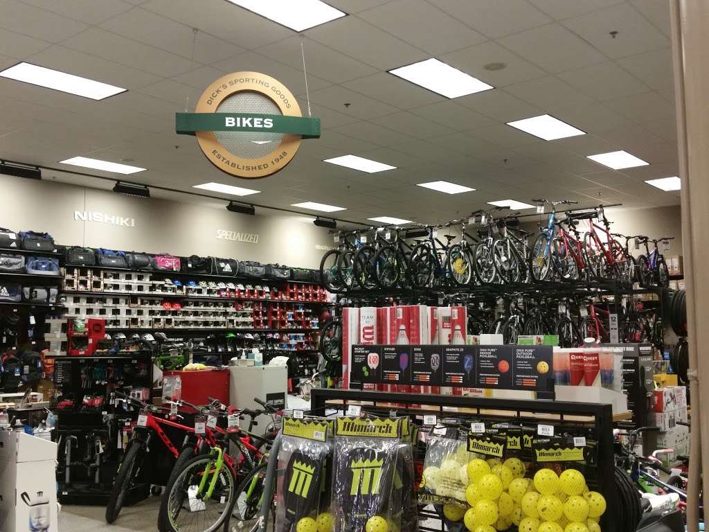 DICK'S Sporting Goods 530 Nassau Park Blvd, Princeton, NJ 08540, USA