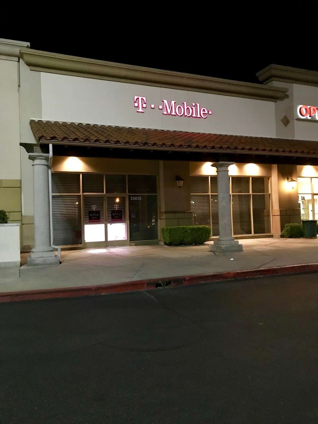T-Mobile | 25838 The Old Rd, Valencia, CA 91355, USA | Phone: (661) 753-9520