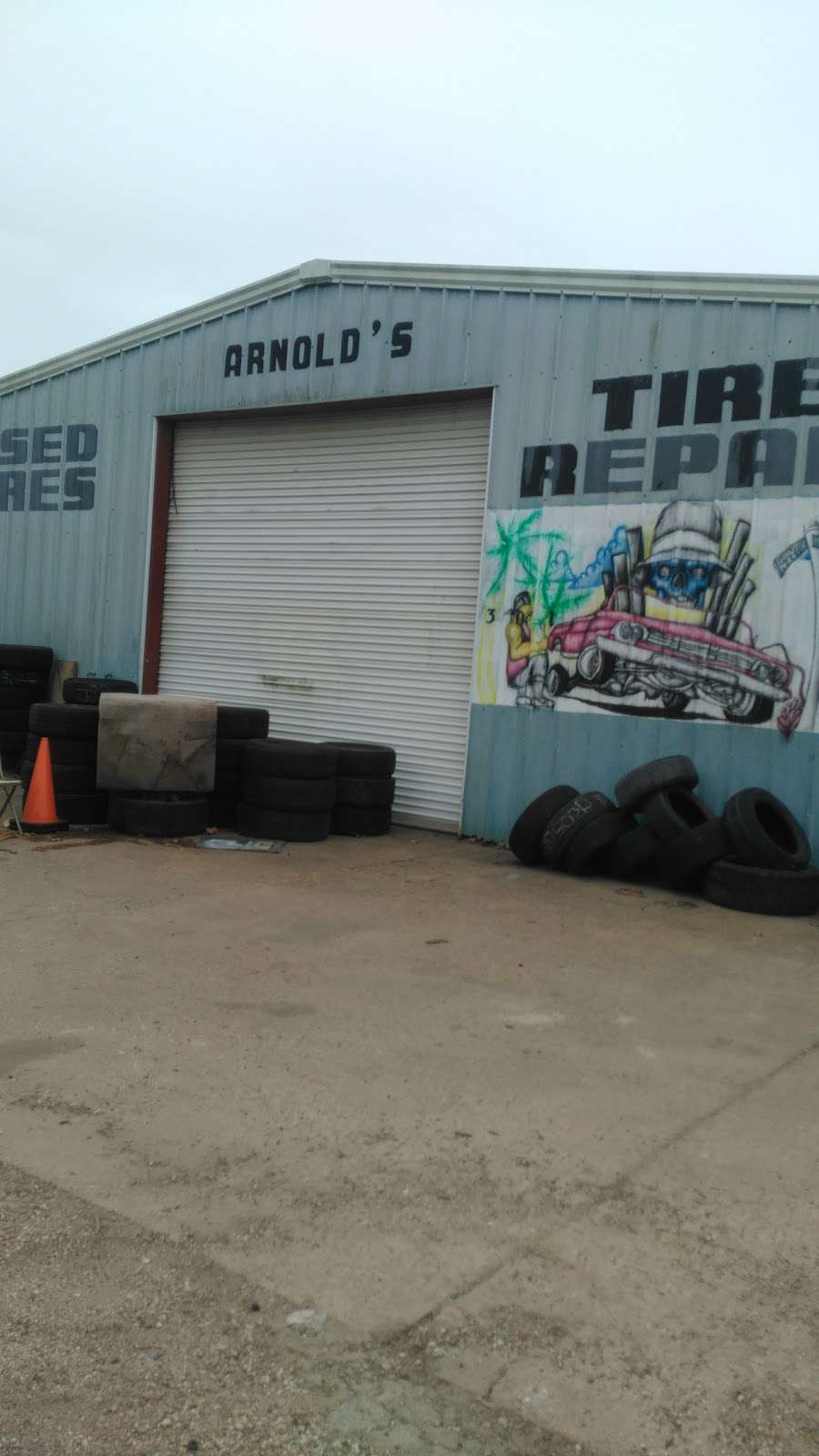 Arnold Tire Repair | 301 E Plantation Dr, Clute, TX 77531, USA | Phone: (979) 265-8142