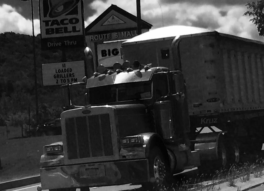 Henderson Trucking Co | 132 Henderson Rd, Milanville, PA 18443, USA | Phone: (570) 729-7941