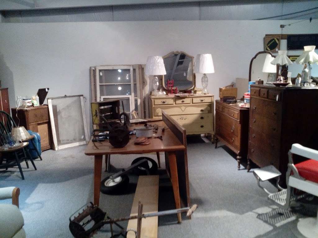 Good Ole days Antiques and More | 24260 IN-37, Noblesville, IN 46060, USA | Phone: (765) 734-1006