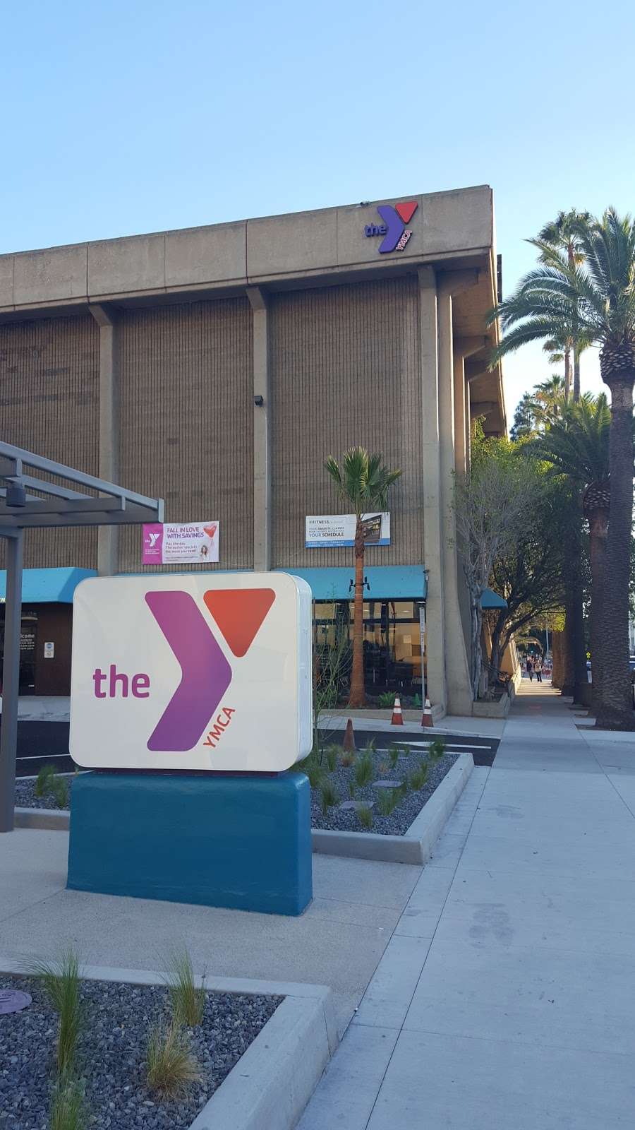 YMCA of Glendale | 140 N Louise St, Glendale, CA 91206, USA | Phone: (818) 240-4130