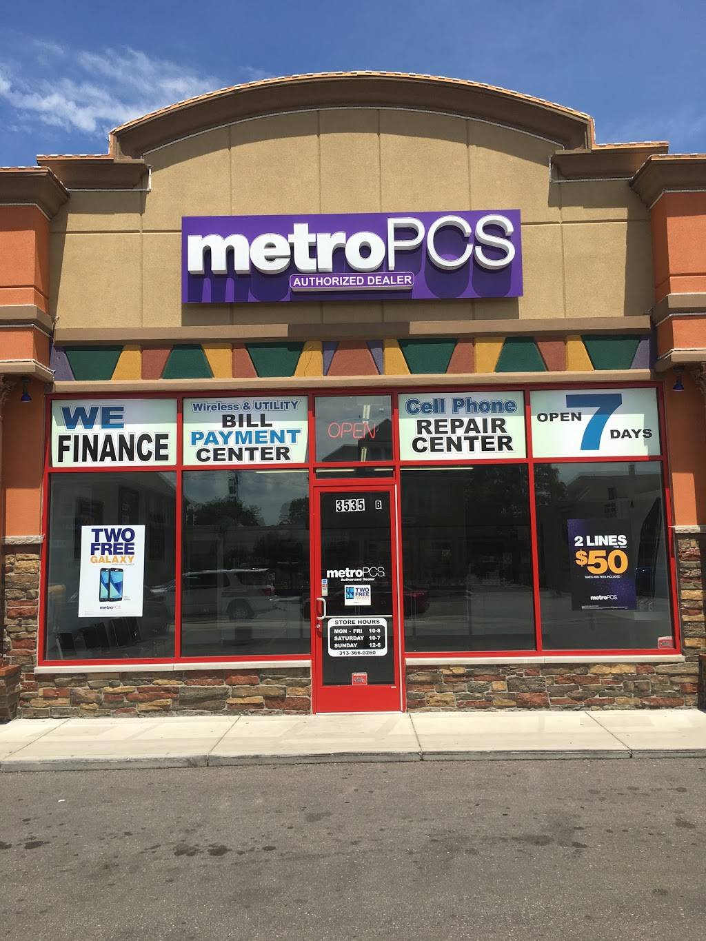 Metro by T-Mobile | 3535 Caniff St Ste B, Hamtramck, MI 48212 | Phone: (313) 366-0260