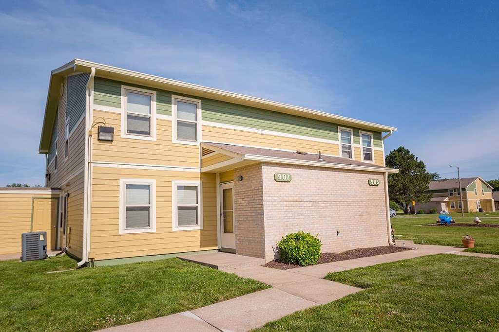 Lom Vista Estates Apartments | 900 Melody Ln, Osawatomie, KS 66064, USA | Phone: (913) 225-7551