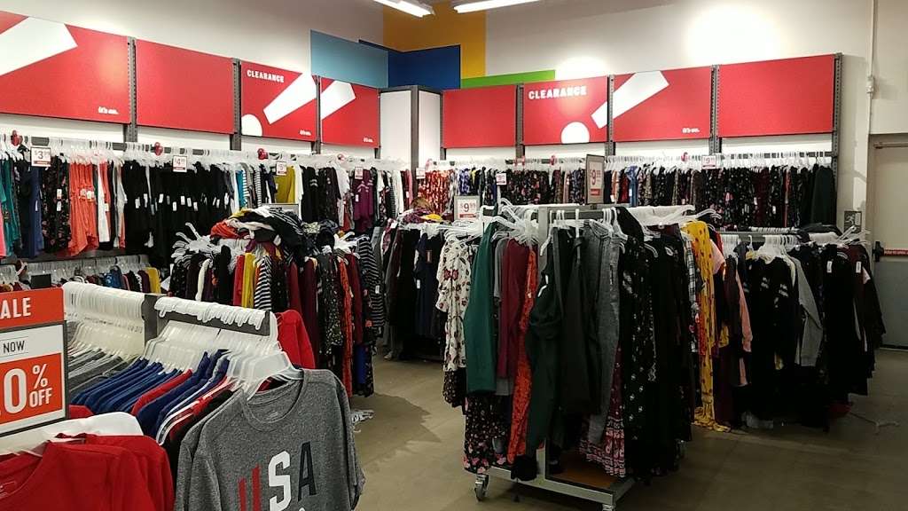 Old Navy | 400 S State Rd, Springfield, PA 19064 | Phone: (610) 604-0129