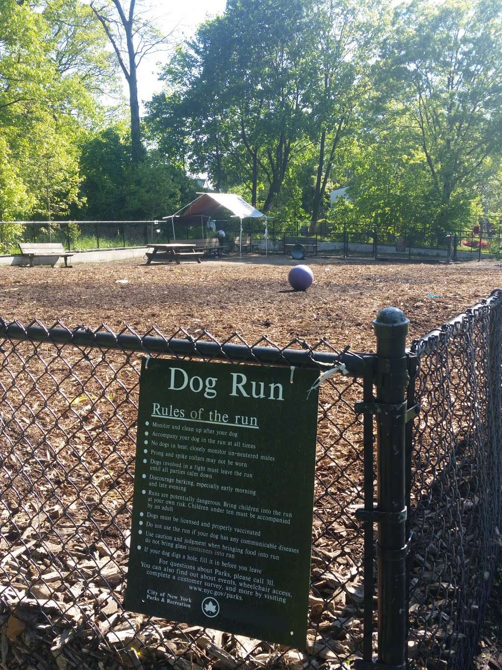 Cunningham Park Dog Run | 193rd St &, Radnor Rd, Fresh Meadows, NY 11366, USA | Phone: (212) 639-9675