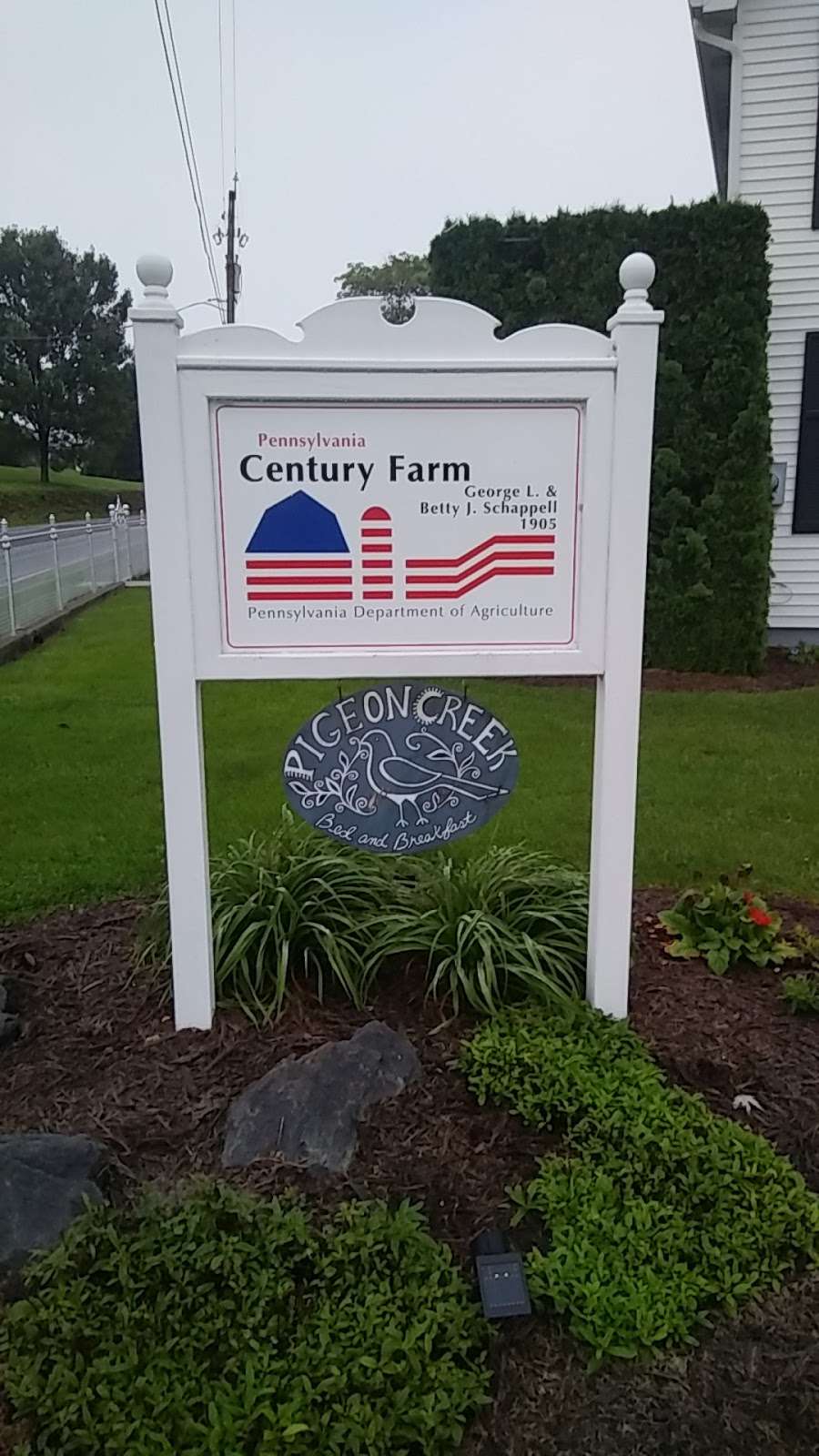 Pigeon Creek Bed and Breakfast | 315 Schappell Rd, Hamburg, PA 19526, USA | Phone: (610) 914-4187
