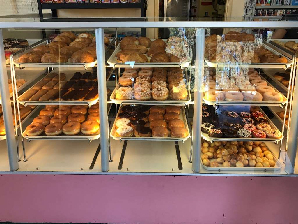 Hole In One Donuts | 11702 Imperial Hwy, Norwalk, CA 90650, USA | Phone: (562) 864-2400