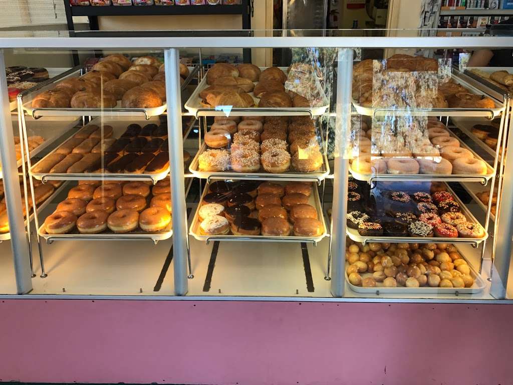 Hole In One Donuts | 11702 Imperial Hwy, Norwalk, CA 90650 | Phone: (562) 864-2400