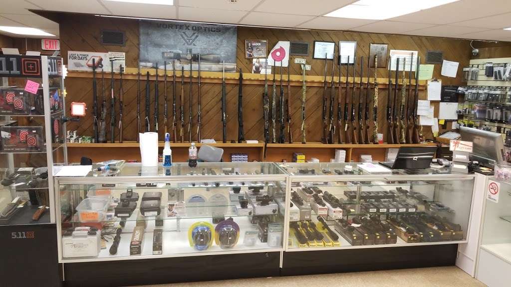 THE GUN SHOP LLC | 1452 Sheridan Rd, Kenosha, WI 53140, USA | Phone: (262) 925-1001