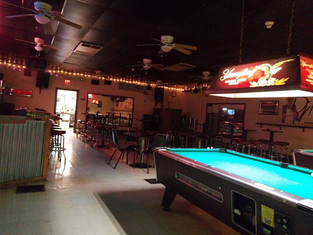 Dara & Jacks Bar & Grill | 464 Hollywell Ave, Chambersburg, PA 17201, USA | Phone: (717) 264-2322