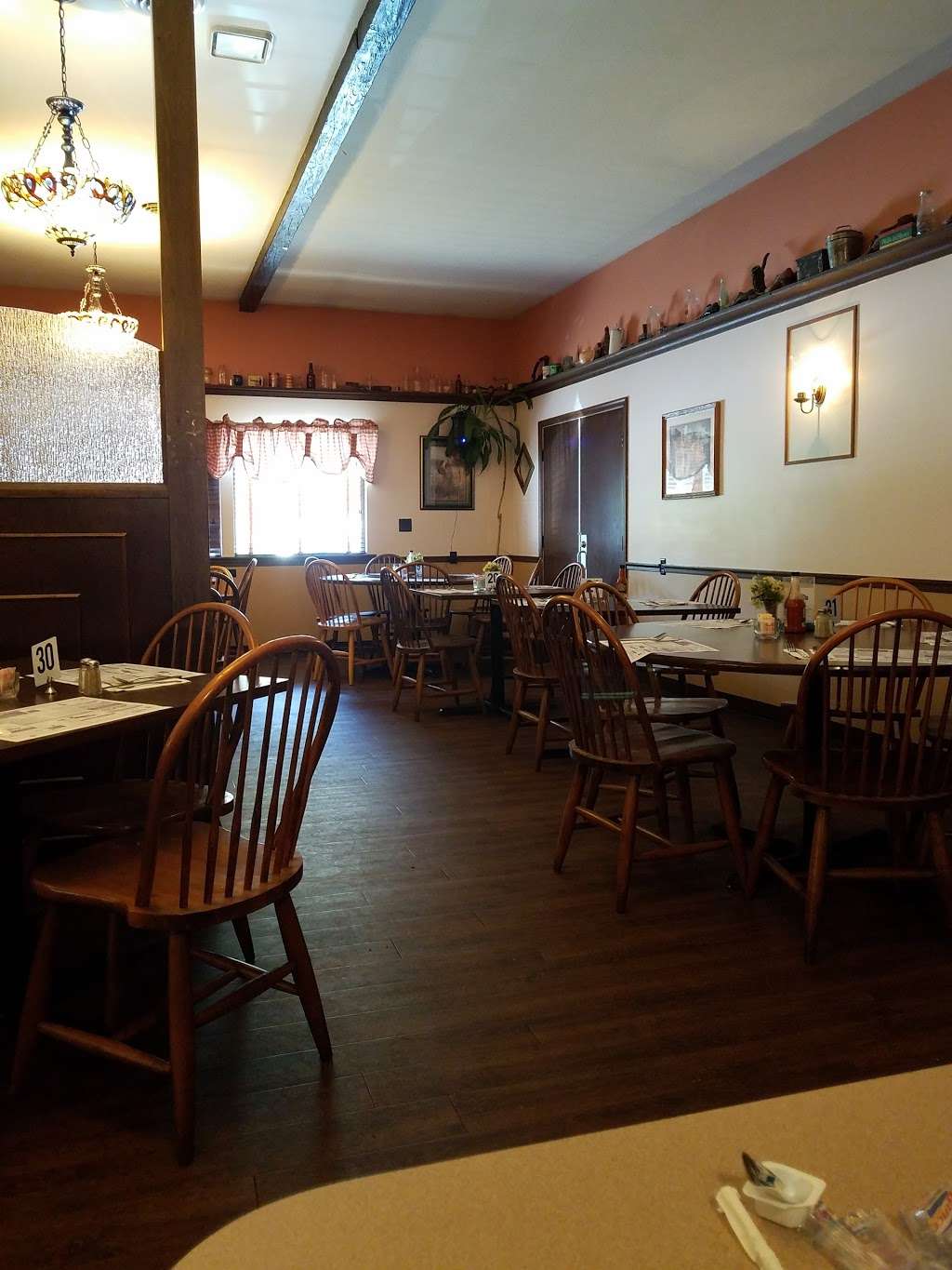 Friedensburg Country Restaurant | 1305 Long Run Rd, Friedensburg, PA 17933, USA | Phone: (570) 739-0008