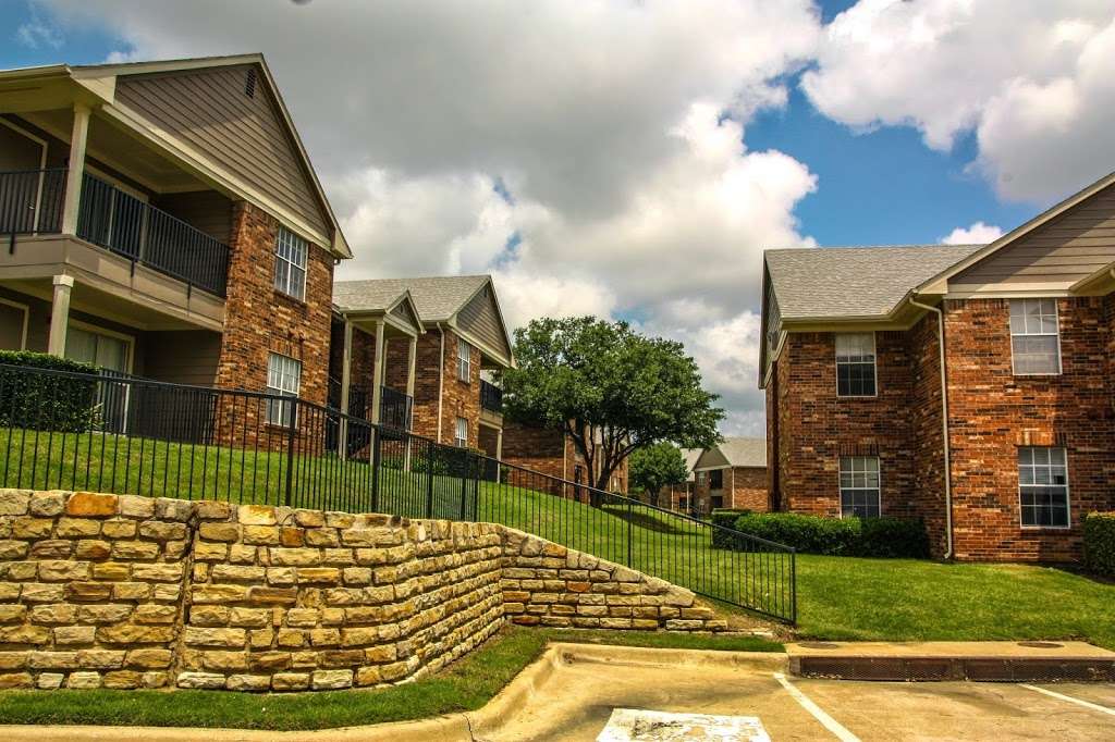 Hebron Trails Apartments | 1109 E Hebron Pkwy, Carrollton, TX 75010, USA | Phone: (972) 521-3939