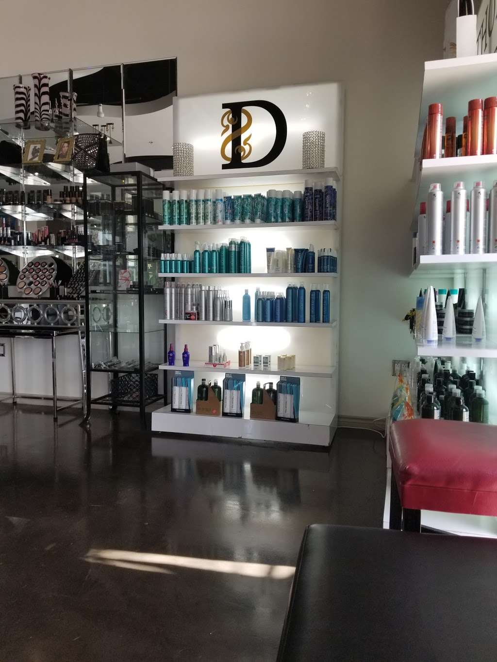 DAnthony SalonSpa The Rim at La Cantera | 17603 La Cantera Pkwy #115, San Antonio, TX 78257, USA | Phone: (210) 694-2020