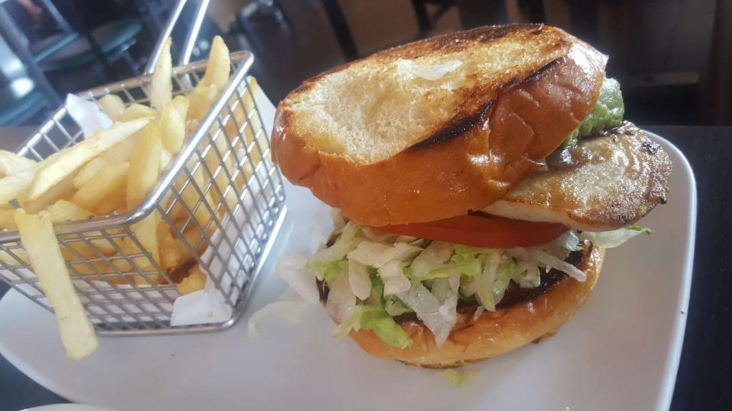 Poche Burger & Kitchen | 2727 Via Cascadita, San Clemente, CA 92672 | Phone: (949) 492-1135