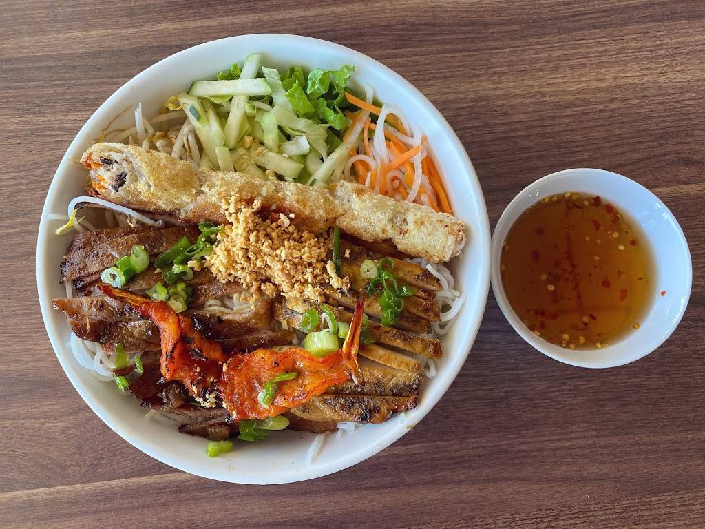 Saigon Terrace | 1550 S Colorado Blvd, Denver, CO 80222, USA | Phone: (303) 759-0884