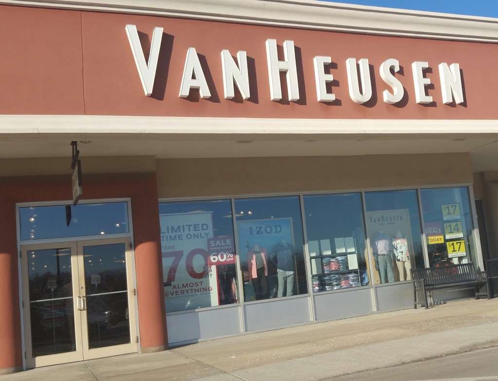 Van Heusen Factory Outlet | 11211 120th Ave, Pleasant Prairie, WI 53158, USA | Phone: (262) 857-2214