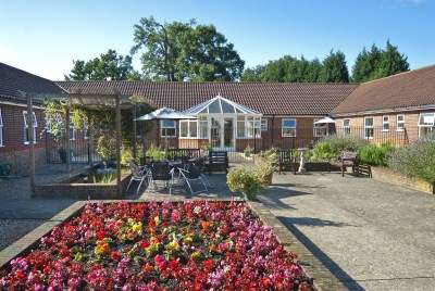 Monread Lodge Care Home | London Rd, Woolmer Green, Knebworth SG3 6HG, UK | Phone: 01438 518310