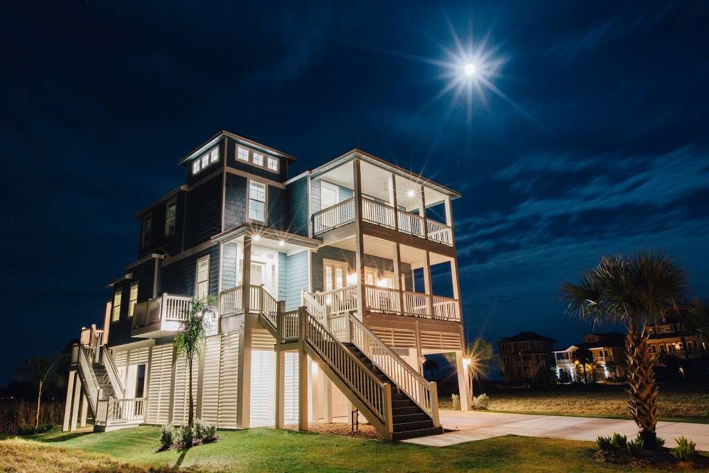Family Tides-Coastal Waves Vacations | 25719 Spotted Sandpiper Dr, Galveston, TX 77554 | Phone: (409) 502-2719