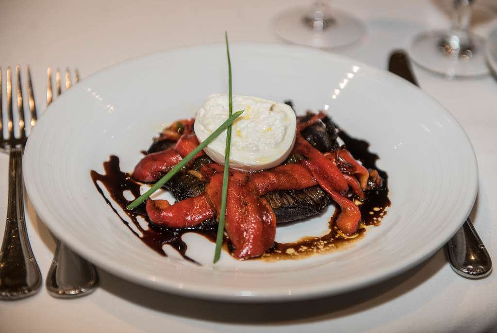 Locale Cafe & Bar | 208 Piermont Rd, Closter, NJ 07624, USA | Phone: (201) 750-3233