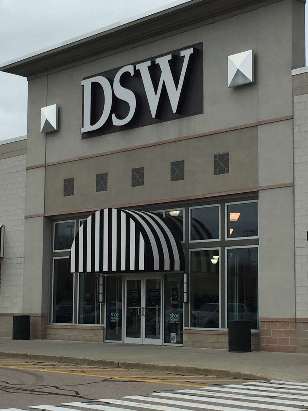 DSW Designer Shoe Warehouse | 747 Donald Lynch Blvd, Marlborough, MA 01752, USA | Phone: (508) 303-4962