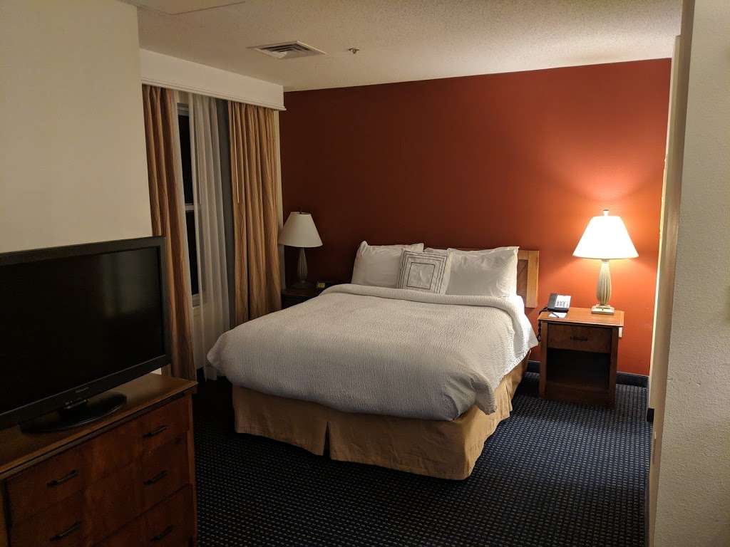 Residence Inn by Marriott Boston Woburn | 300 Presidential Way, Woburn, MA 01801, USA | Phone: (781) 376-4000
