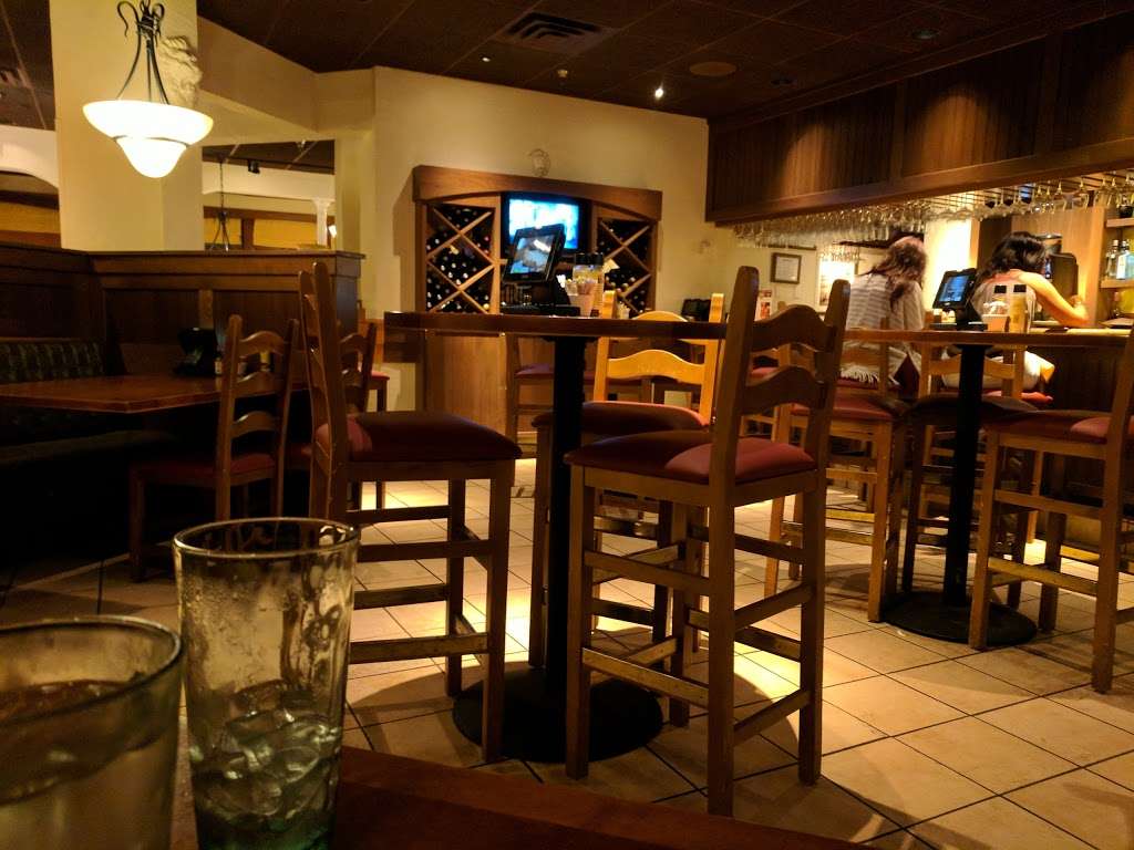 Olive Garden Italian Restaurant | 10280 Technology Blvd W, Dallas, TX 75220, USA | Phone: (214) 902-8163