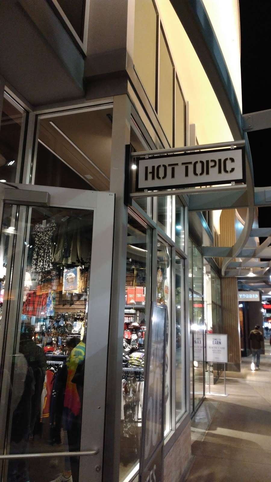 Hot Topic | 10975 Sage Park Dr Space Q400, Las Vegas, NV 89135, USA | Phone: (702) 240-2198