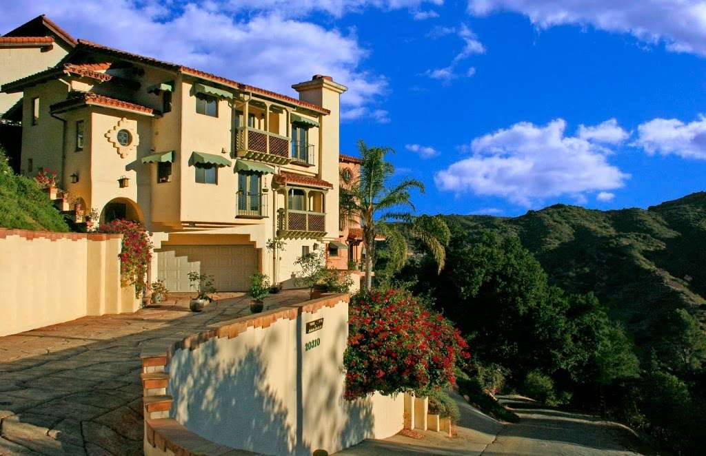 Topanga Canyon Inn Bed and Breakfast | 20310 Callon Dr, Topanga, CA 90290 | Phone: (310) 570-3791