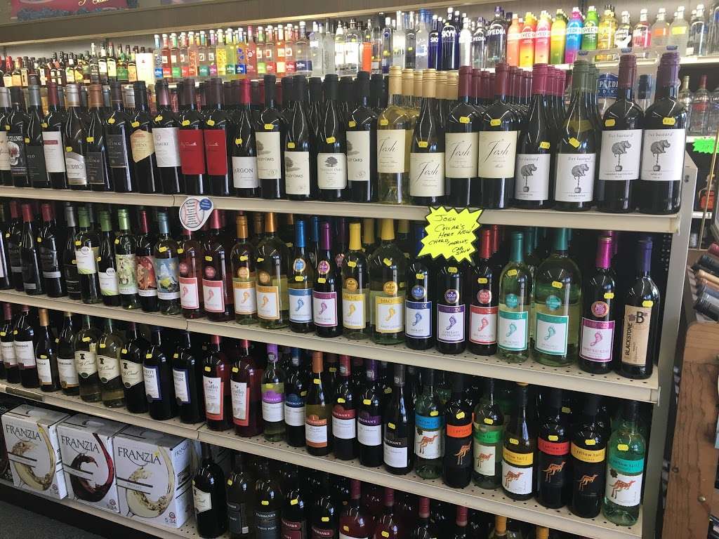 Broadway Liquors | 804 Broadway, Chesterton, IN 46304, USA | Phone: (219) 926-4073