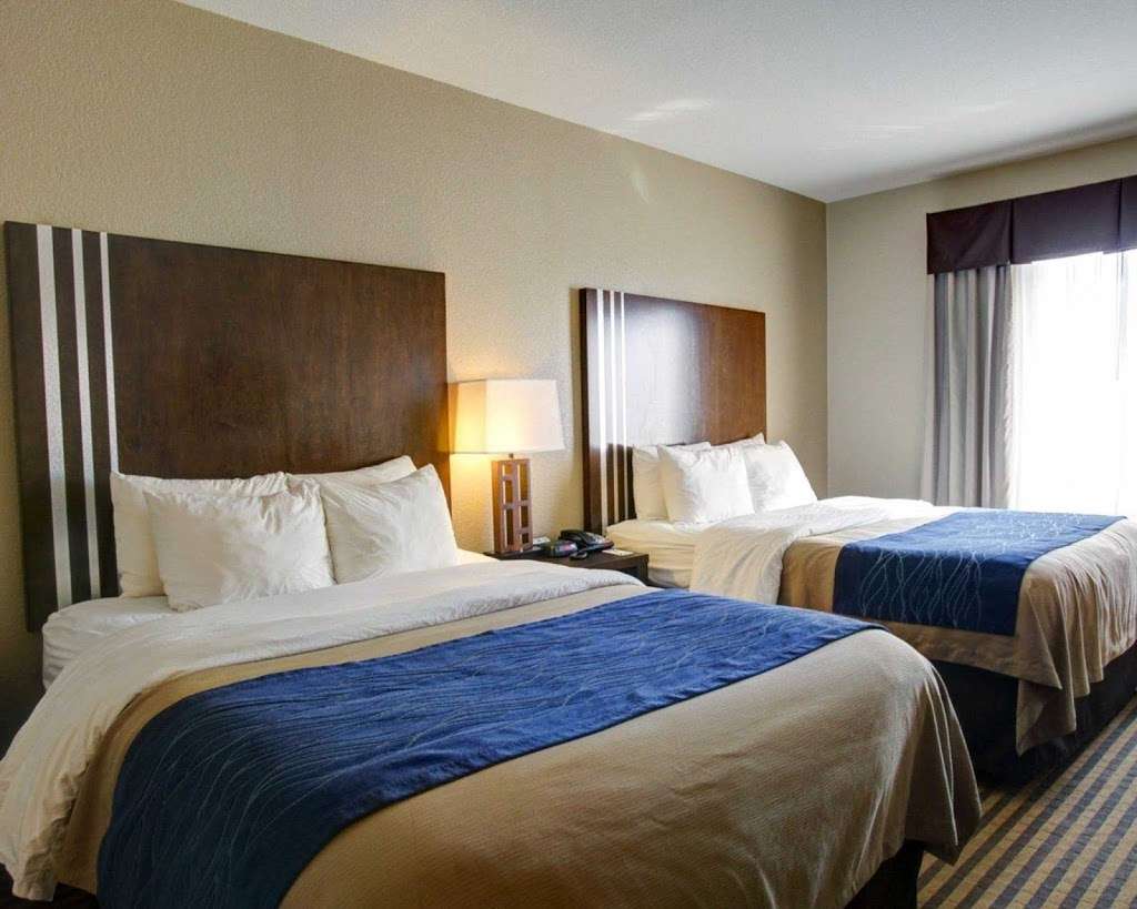 Comfort Inn & Suites | 9345 Hwy 6, Navasota, TX 77868, USA | Phone: (936) 825-9461