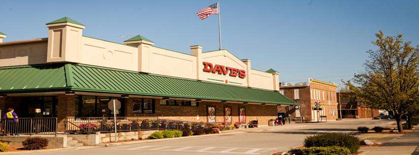 Daves Supermarket | 120 S 3rd St, Fairbury, IL 61739, USA | Phone: (815) 692-2822