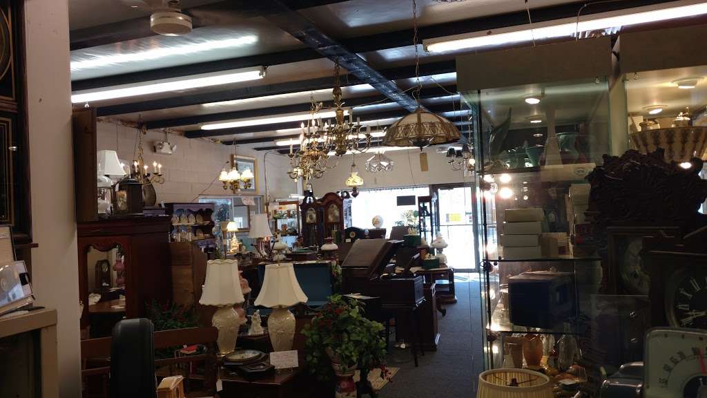 JH Antiques Mall | 3134 S White Horse Pike US 30, Hammonton, NJ 08037, USA | Phone: (609) 561-1110