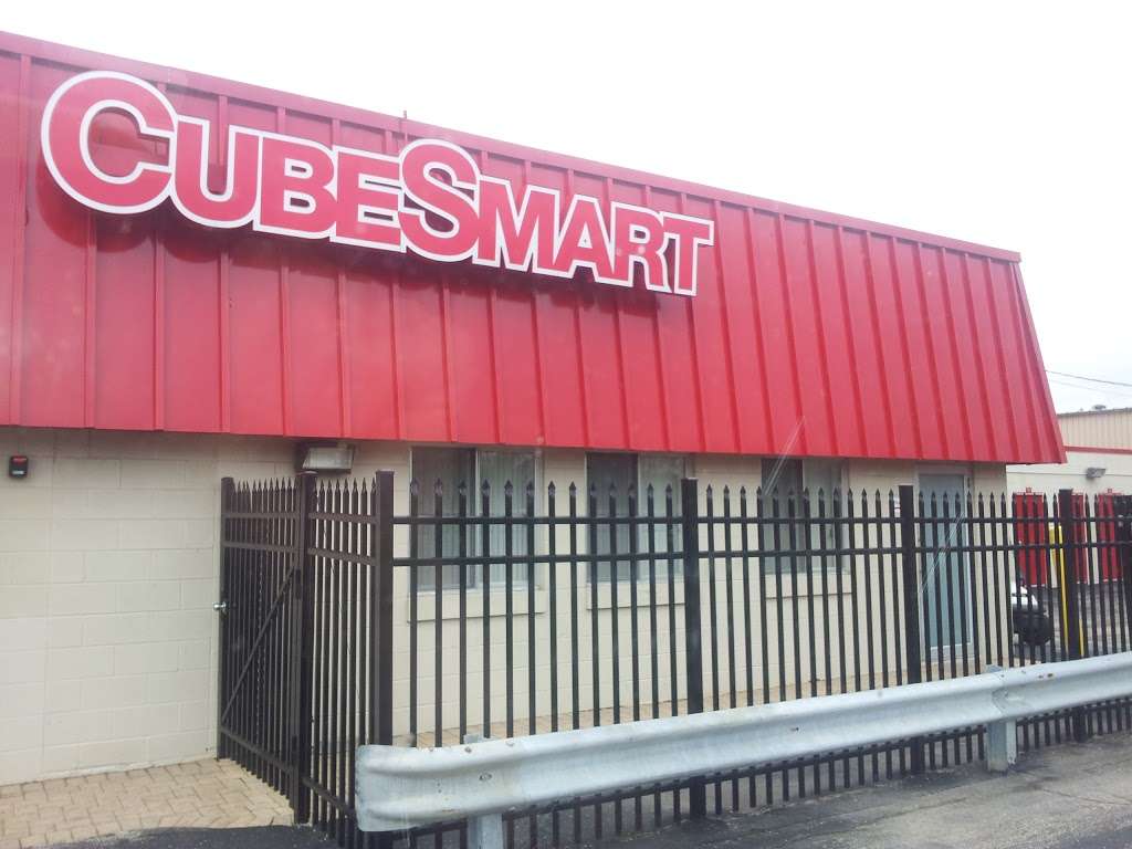 CubeSmart Self Storage | 30W330 Butterfield Rd, Warrenville, IL 60555, USA | Phone: (630) 393-9099