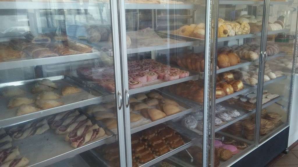 La Poblanita Bakery | 39470 170th St E, Lake Los Angeles, CA 93591, USA | Phone: (661) 400-9882