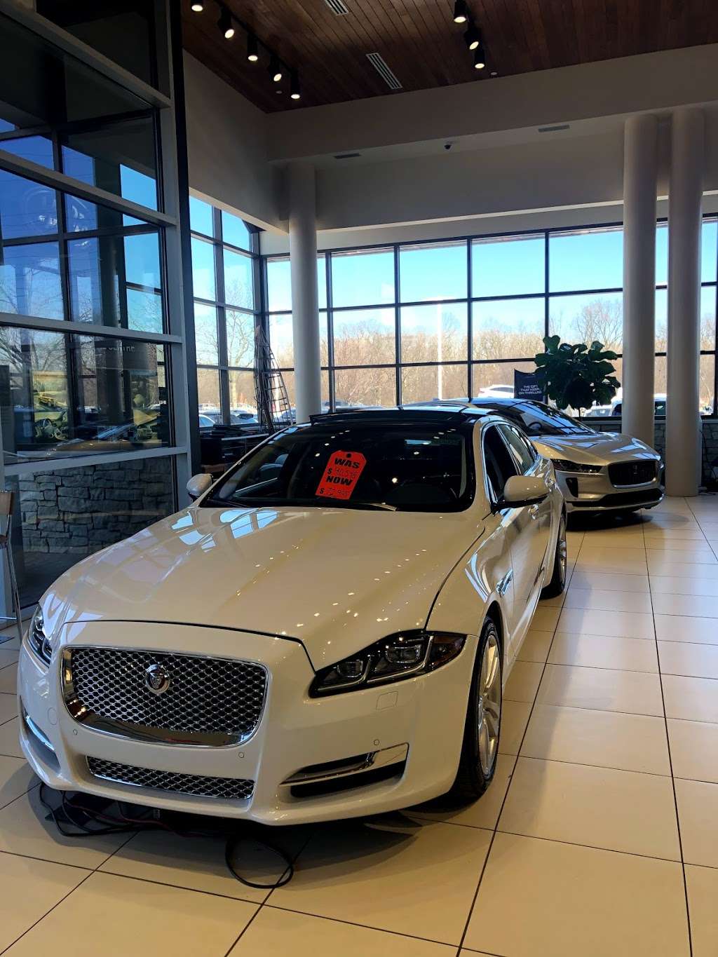 Land Rover Northfield | 670 Frontage Rd, Northfield, IL 60093 | Phone: (847) 446-6665