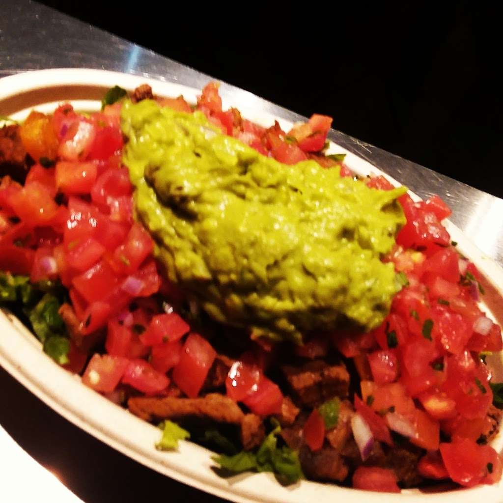 Chipotle Mexican Grill | 601 N Martingale Rd #330, Schaumburg, IL 60173 | Phone: (847) 517-8670