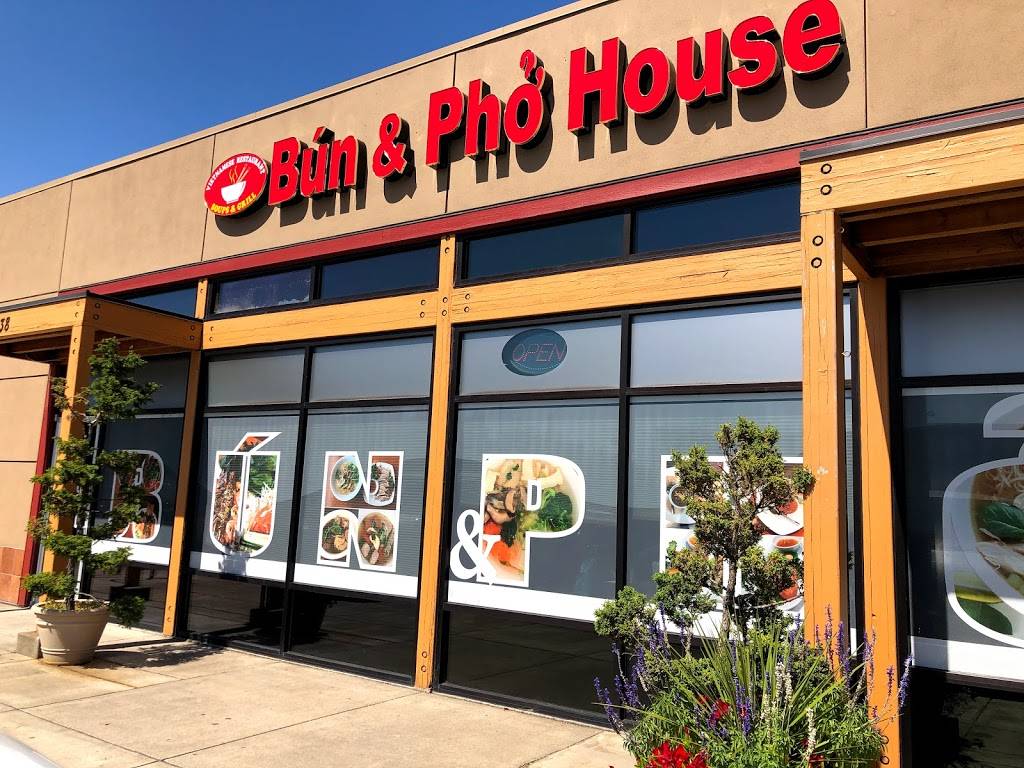 Bun and Pho House | 2838 SE 82nd Ave, Portland, OR 97266, USA | Phone: (503) 774-1318