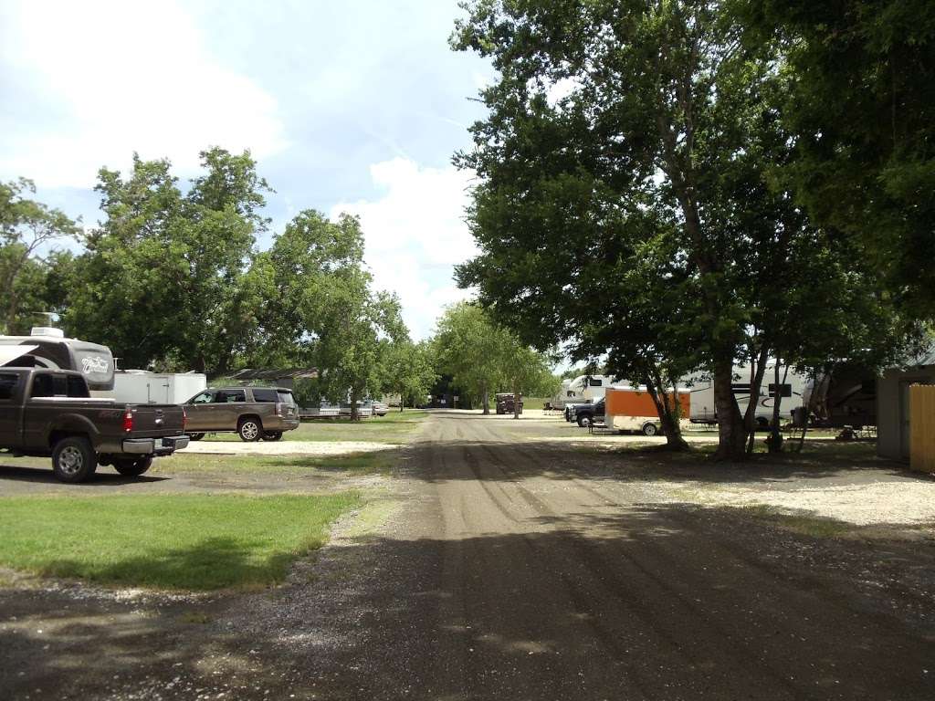 Chenango RV Park | 601 County Rd 773, Angleton, TX 77515 | Phone: (979) 864-6454