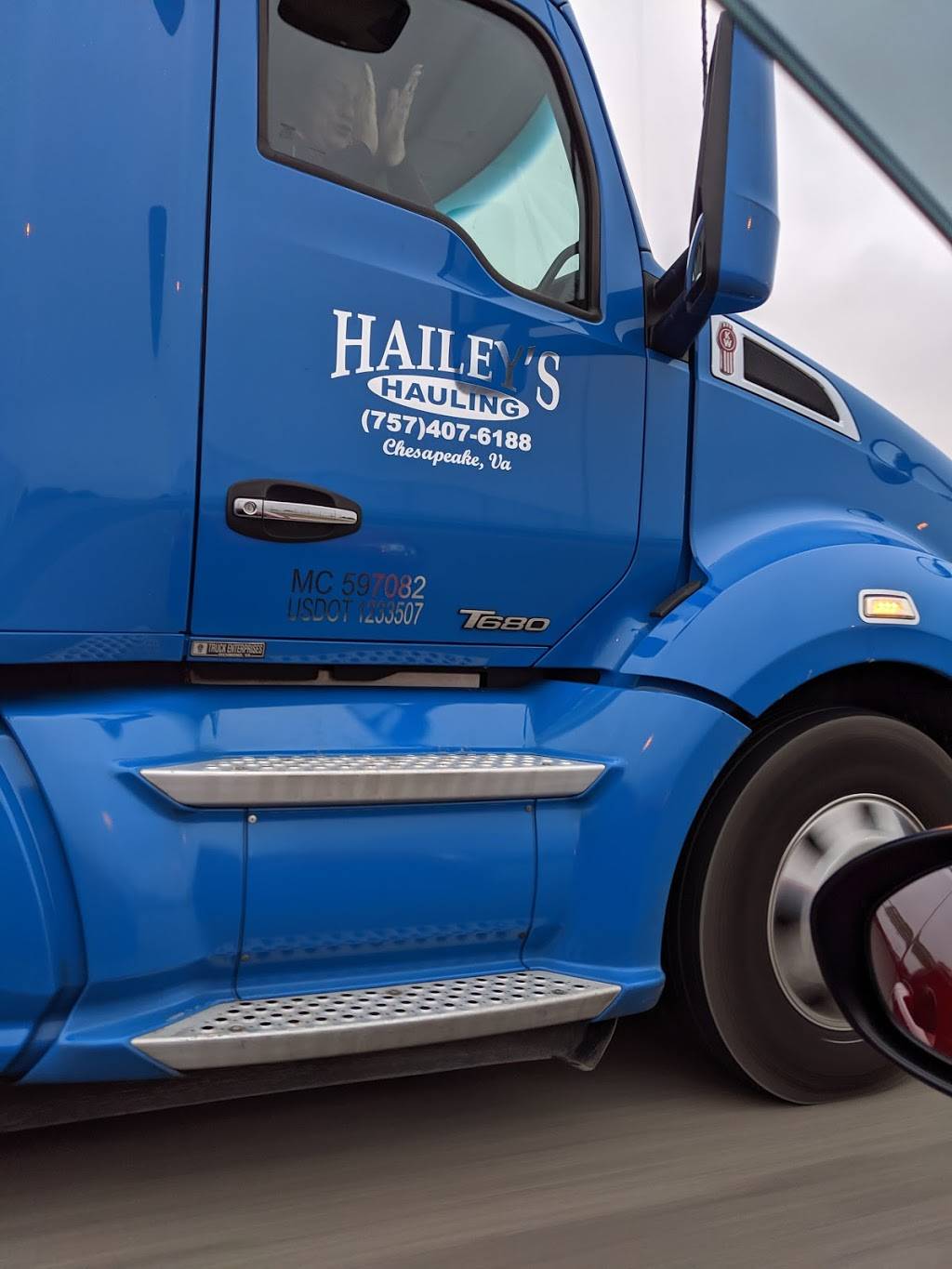 Haileys Hauling | 2016 Ames Ct, Chesapeake, VA 23321, USA | Phone: (757) 407-6188