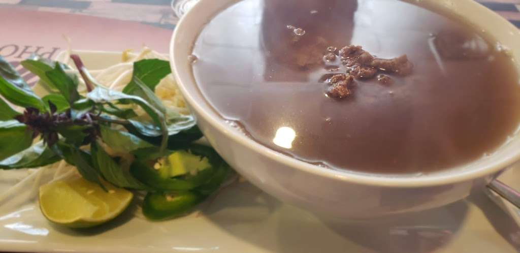 Signature Pho & Desserts | 17600 Collier Ave # A102, Lake Elsinore, CA 92530, USA | Phone: (951) 228-2888