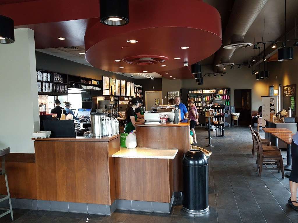 Starbucks | 125 Riverton Commons Plaza, Front Royal, VA 22630, USA | Phone: (540) 635-4679