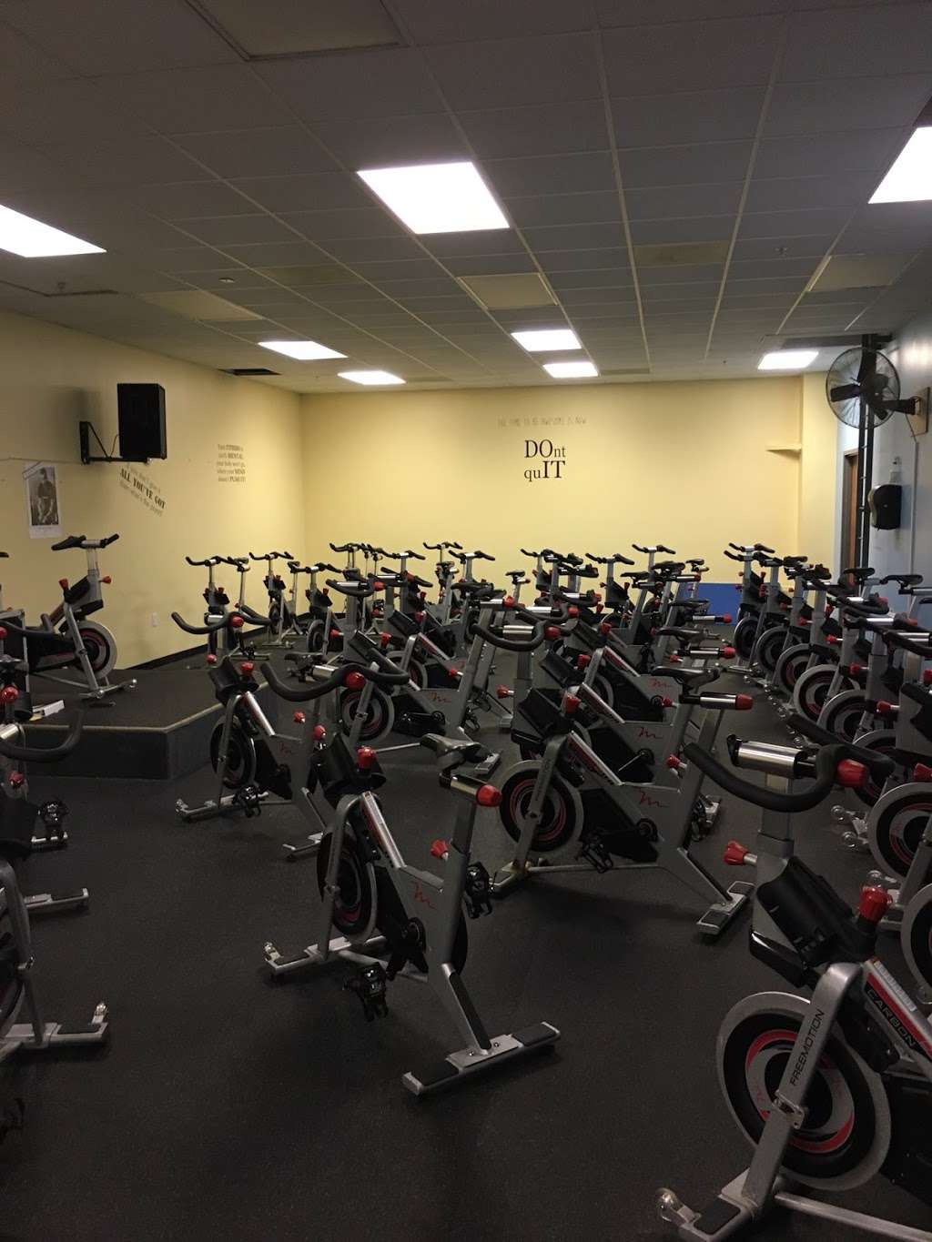 fitness connection hulen hours