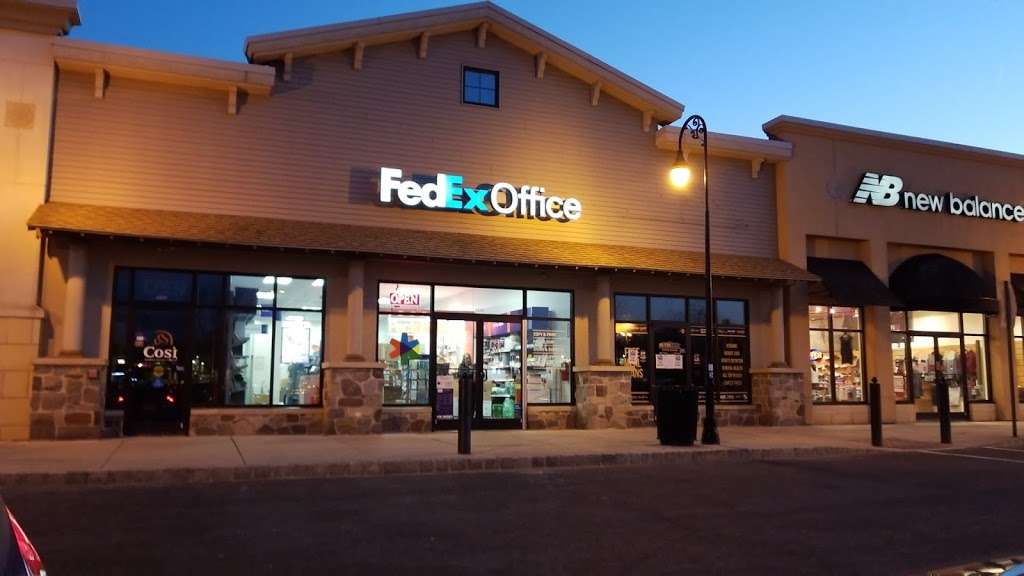 FedEx Office Print & Ship Center | 4305 Dearborn Cir, Mt Laurel, NJ 08054, USA | Phone: (856) 778-5952