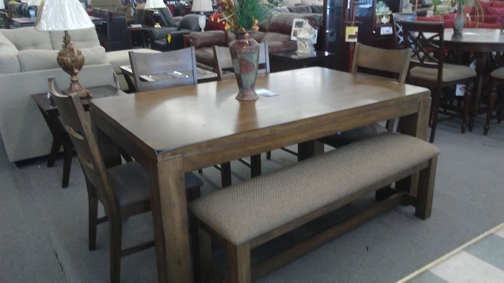 Signature Furniture Outlet Str | 3214 Falls Dr, Dallas, TX 75211, USA | Phone: (214) 330-8066