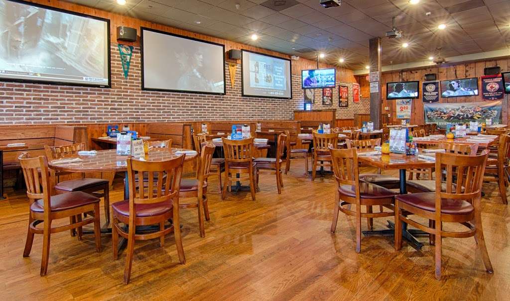Alabama Joes Front Row Sports Theater and Grille | 6316 Lantana Rd #45, Lake Worth, FL 33463, USA | Phone: (561) 963-3393