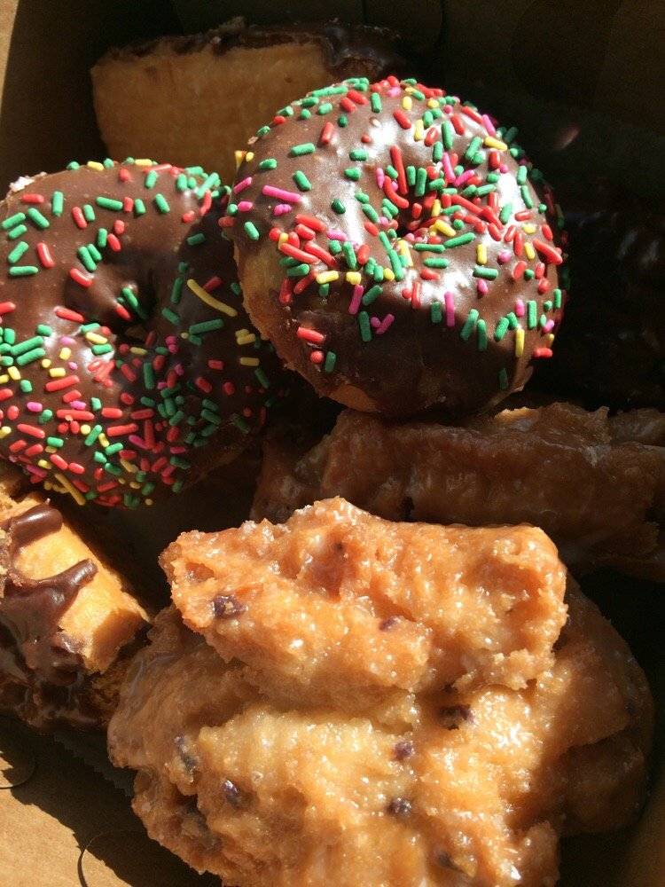 Crispys Donuts | 1471 E H St, Chula Vista, CA 91910, USA | Phone: (619) 482-3012