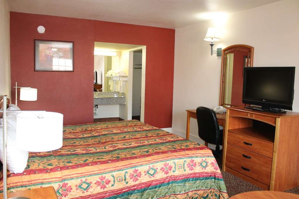 Travel Inn San Antonio | 6543 West Old, US-90, San Antonio, TX 78227 | Phone: (210) 674-7760