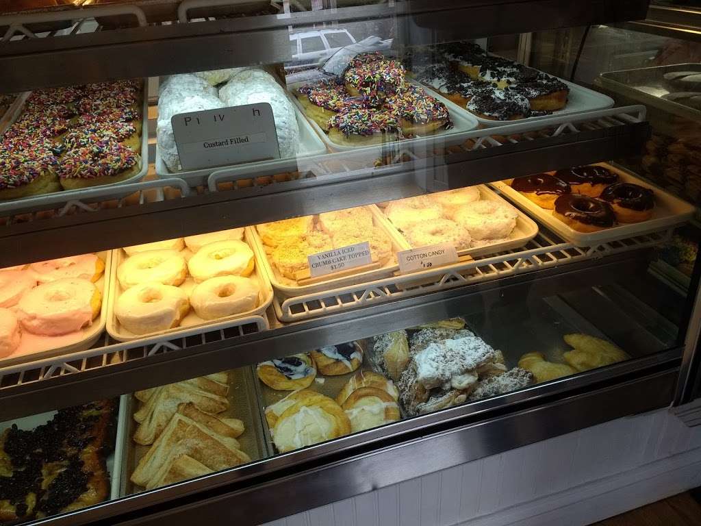 Ferraras Island Bakery | 2900 Long Beach Blvd, Ship Bottom, NJ 08008, USA | Phone: (609) 494-1919